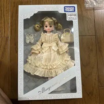 타카라 토미 리카 인형 본체 크림색
