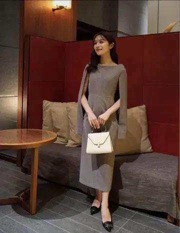 [ 새상품/시착만 한 상품 ] Narrow line Cape Dress