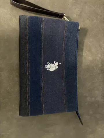 US POLO ASSN. 데님 클러치백