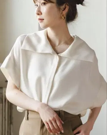 noble 와이드 칼라 블라우스