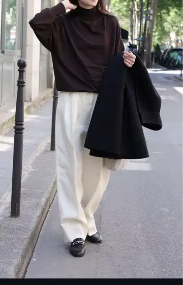 미사용 새상품 deres 18th collection 브라운 스웨터