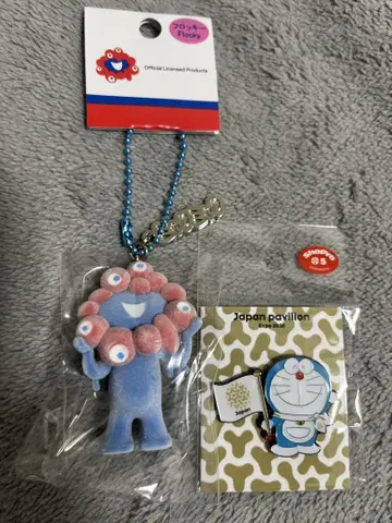 미야쿠미야쿠 플로키 키링 & 도라에몽 일본관 한정 핀 배지 세트