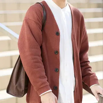 가을 데이트에 추천! 브라운 V넥 가디건