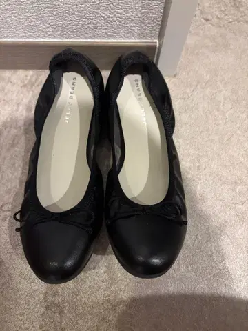 블랙 발레 슈즈 리본 포함