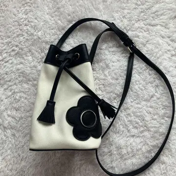 MARY QUANT 플라워 모티브 숄더백