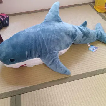 앙 물어버리는 상어 봉제 인형
