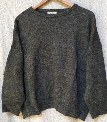 네스트로브 그레이 스웨터