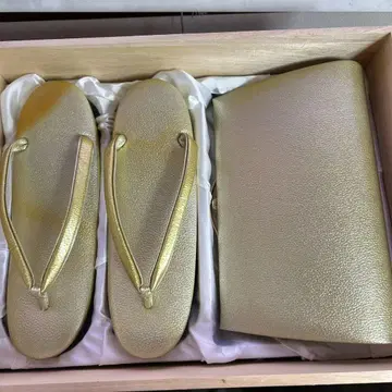 꾀꼬닥색 조리와 클러치백 세트