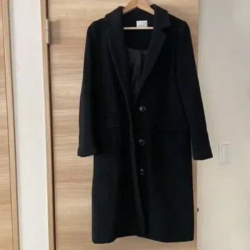 EGOIST 블랙 체스터 코트