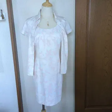 연한 핑크 꽃무늬 슬리브리스 원피스 세트