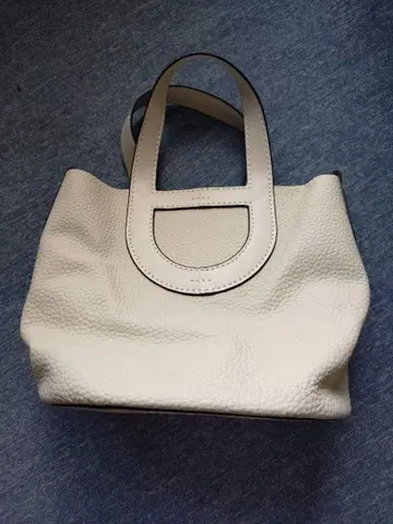아이보리 미니 핸드백 부속품 포함