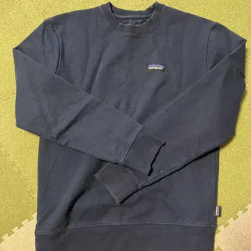 patagonia 네이비 크루넥 트레이닝복