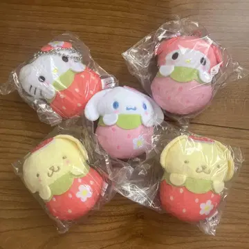 산리오 딸기 싸개 마스코트