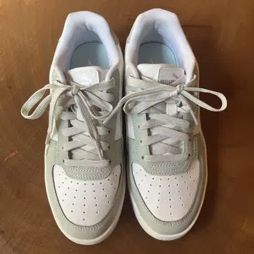 PUMA Caven 2.0
