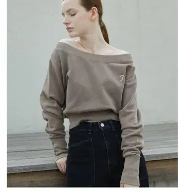 주에미 New Loose Neck Pigment Dyed Sweat