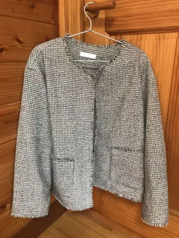 UNIQLO 그레이 계열 체크 노카라 자켓