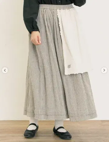 사만사 모스모스 자수 크로스 스커트