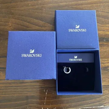 Swarovski 후프 귀걸이 한쪽