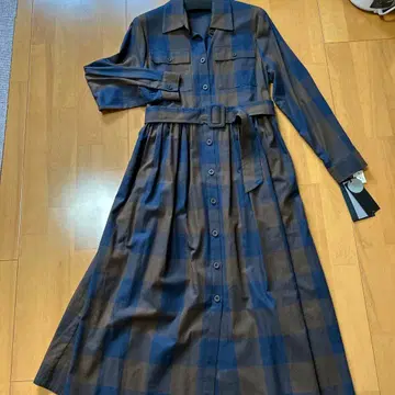 LA DUREE 다크 블루와 브라운의 체크 무늬 셔츠 원피스