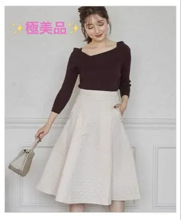 [ 새상품급 ] tocco closet 퀼팅 턱 플레어 스커트