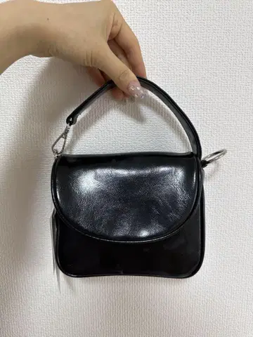 블랙 숄더백 합성 피혁