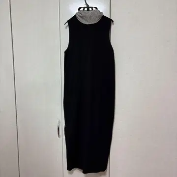 ZARA 블랙 롱 원피스 슬리브리스
