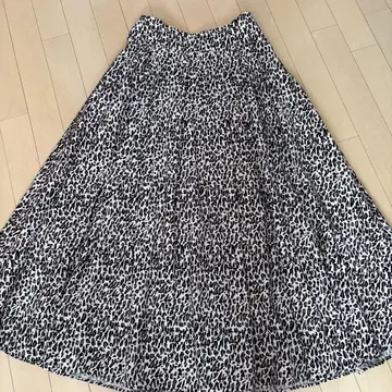 DRESSTIERIOR 레오파드 무늬 플레어 스커트 36