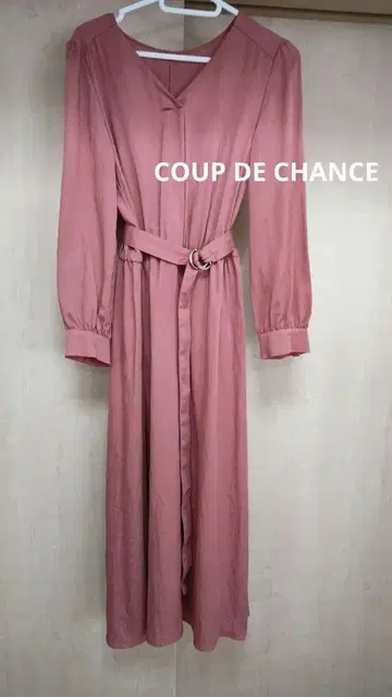 COUP DE CHANCE / 쿠 드 샹스 롱 원피스 긴팔