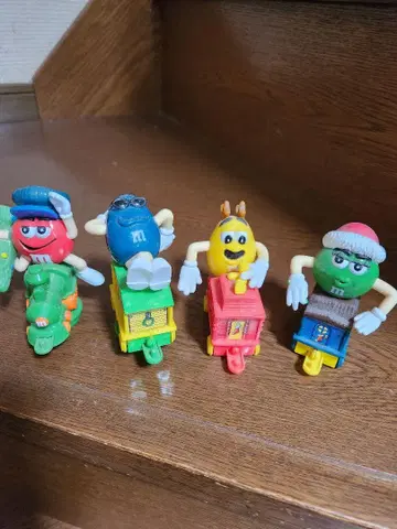 M&M's 캐릭터 피규어 4개 세트