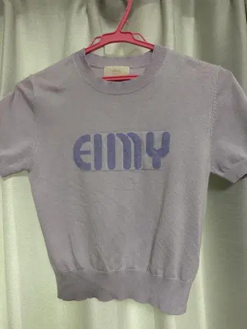 [ 새상품급 ] 에이미 이스트 월 로고 니트 라벤더 eimy
