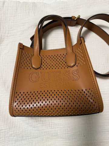 GUESS 백