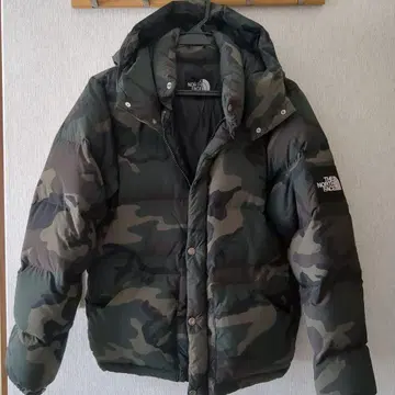 THE NORTH FACE 카모플라쥬 다운 자켓