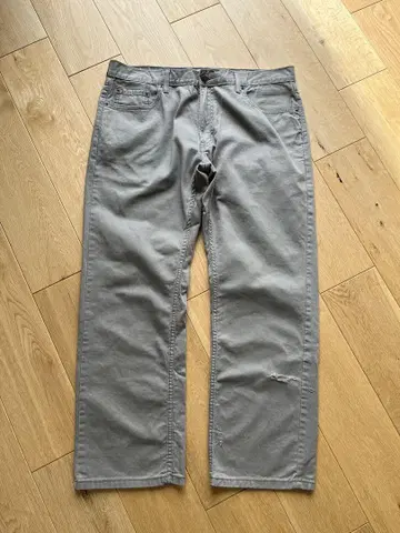Levi Strauss & Co. 그레이 스트레이트 데님