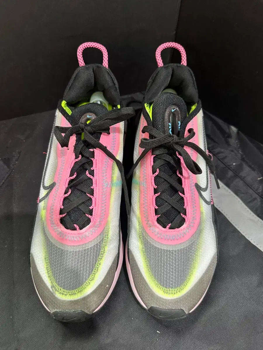 nike 2090 black and pink