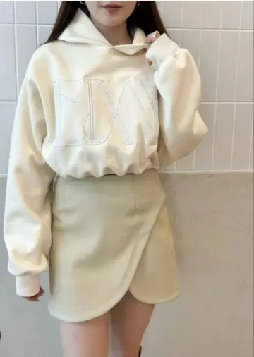 로고 본딩 후디 아이보리
