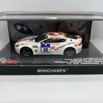 MINICHAMPS 애스턴 마틴 밴티지 V8 GT3