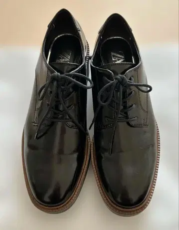 ZARA 블랙 로퍼