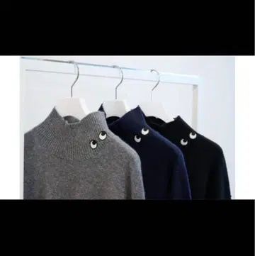 UNIQLO x anya hindmarch 캐시미어 하이넥 스웨터