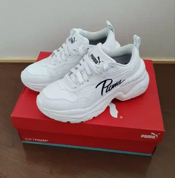 Puma 화이트 스니커즈 통굽