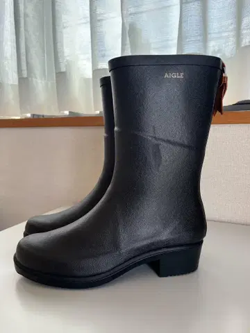 AIGLE 블랙 장화 가죽 느낌 버클 포함 레인부츠