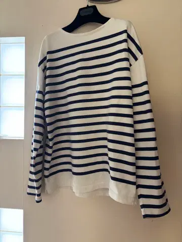 AUBERGE CHARLOTTE 네이비 화이트 보더 사이즈: 42