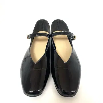 [새상품급] 키다리 아저씨 스트랩 로우힐 슈즈 24.0cm 에나멜 블랙