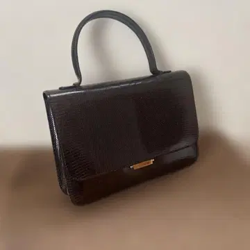 다크 브라운 크로커다일풍 핸드백