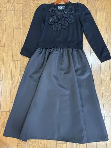 Chesty 까멜리아 니트 원피스 사이즈 1