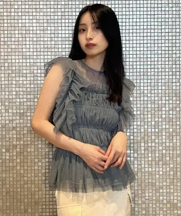 프레이 아이디 새상품급 튤 셔링 상의