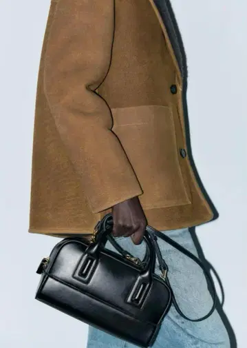 ZARA 블랙 합성 피혁 가죽 숄더백 보스턴 블랙 완판템