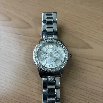 Marc Ecko 실버 손목시계 스톤 장식 작동하지 않습니다.