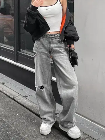DIANTE EMBROIDERY DAMAGE DENIM