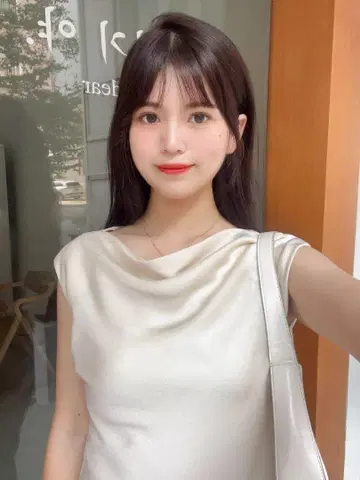실크 100% 뽕 실크 아이보리 드레이프 넥 슬리브리스 셔츠 드레이프 넥