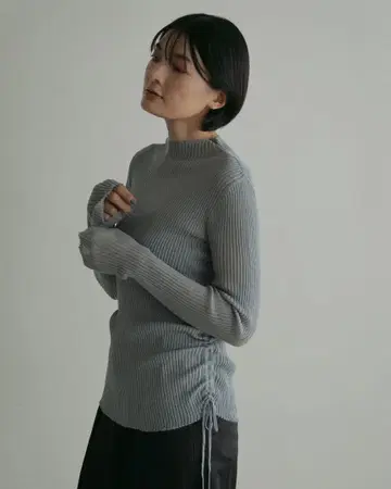 anuke 사이드 드로스트링 니트